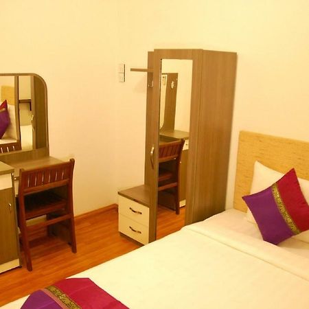 Hotel K Янгон Екстер'єр фото