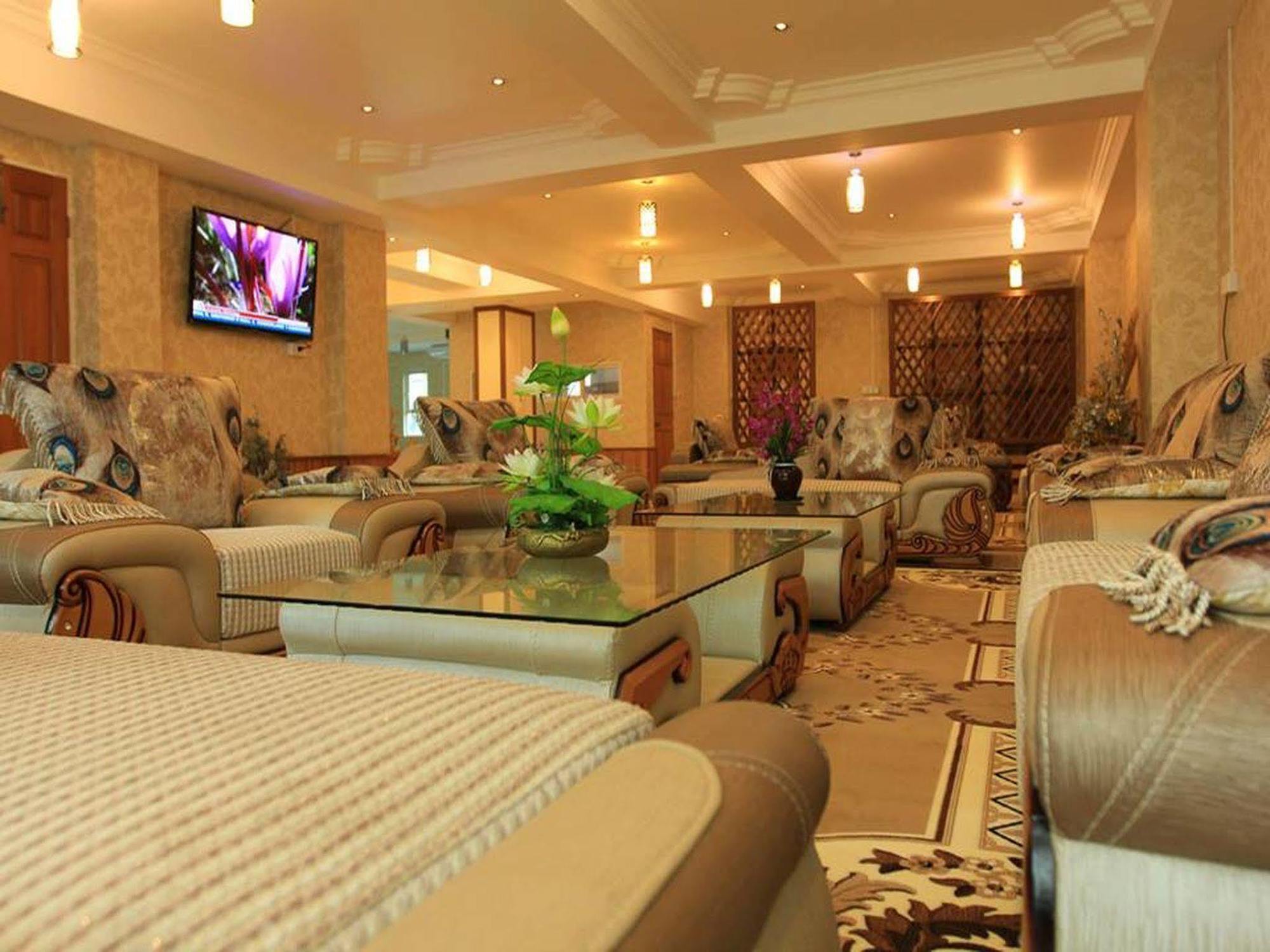 Hotel K Янгон Екстер'єр фото